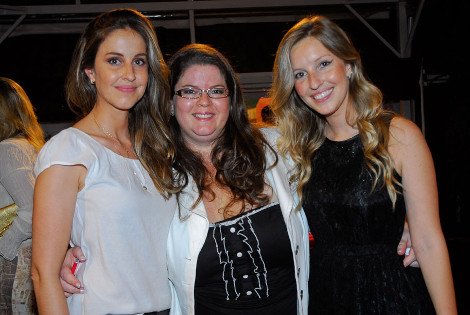 Αυτή είναι η 27χρονη αδελφή της εκρηκτικής Ζιζέλ [εικόνες] | iefimerida.gr 3