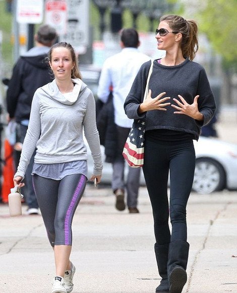 Αυτή είναι η 27χρονη αδελφή της εκρηκτικής Ζιζέλ [εικόνες] | iefimerida.gr 0