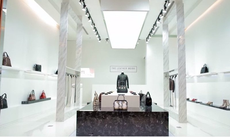 Η πιο ωμή καμπάνια της PETA -Οι αντιδράσεις ανυποψίαστων πελατών καταστήματος δερμάτινων [βίντεο] | iefimerida.gr 0