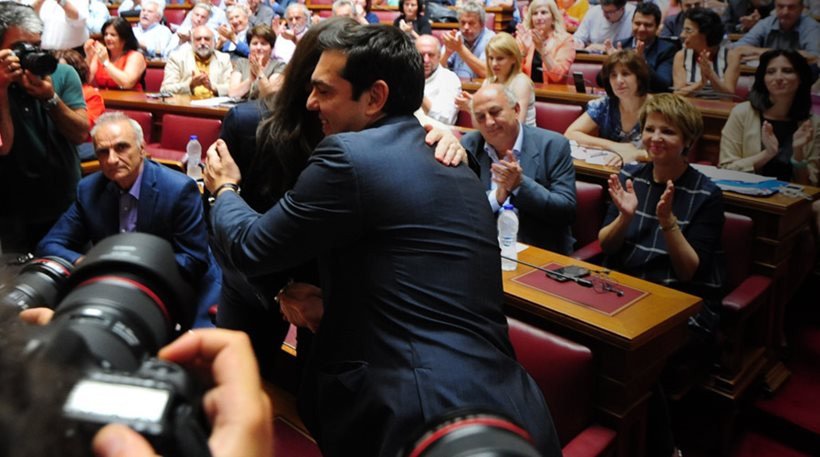 Κόπηκαν τα γέλια στον ΣΥΡΙΖΑ: Βλοσυρά βλέμματα, ύφος συνωμοτικό και άφθονη ...δραχμή [εικόνες] | iefimerida.gr 13