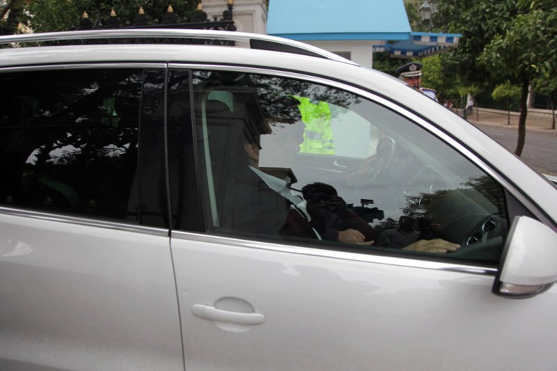 Σαν «κλέφτης» πήγε η Ζωή στο Προεδρικό -Αιφνιδίασε και τον Παυλόπουλο [εικόνες] | iefimerida.gr 0