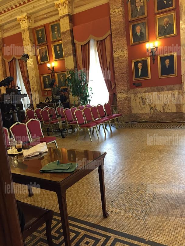 Συνέντευξη Τύπου-υπερπαραγωγή για την Κωνσταντοπούλου -Αλλάζουν τη διαρρύθμιση του εντευκτηρίου της Βουλής [εικόνες] | iefimerida.gr 1