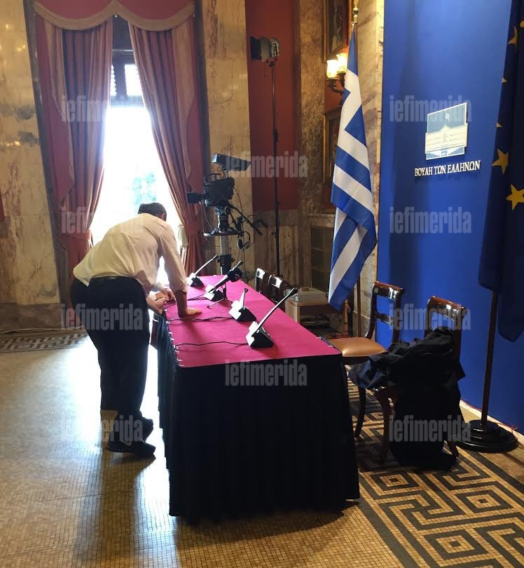 Συνέντευξη Τύπου-υπερπαραγωγή για την Κωνσταντοπούλου -Αλλάζουν τη διαρρύθμιση του εντευκτηρίου της Βουλής [εικόνες] | iefimerida.gr 0