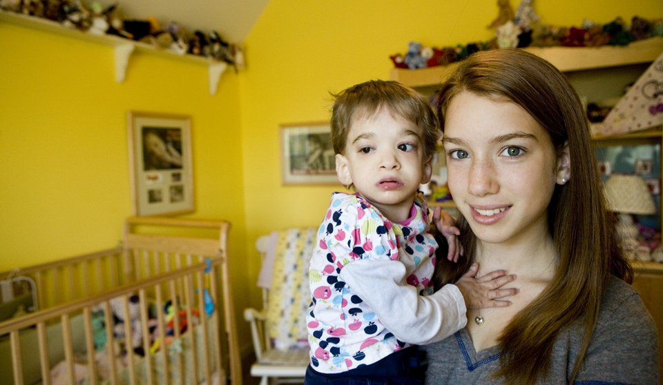 Eφυγε από τη ζωή το 20χρονο κορίτσι που έμοιαζε με 5χρονο [εικόνες+βίντεο] | iefimerida.gr 0