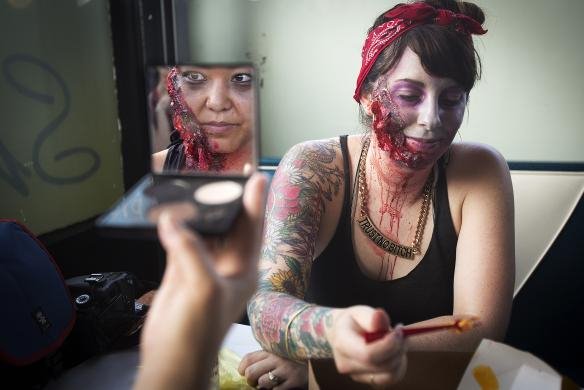 Τα ζόμπι βγήκαν παγανιά στο Μπρούκλιν -Οι ζωντανοί νεκροί έκαναν κατάληψη σε ένα νησί [εικόνες] | iefimerida.gr 0