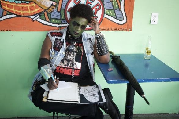 Τα ζόμπι βγήκαν παγανιά στο Μπρούκλιν -Οι ζωντανοί νεκροί έκαναν κατάληψη σε ένα νησί [εικόνες] | iefimerida.gr 4