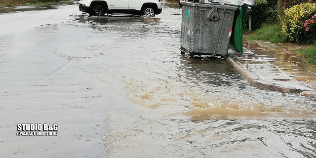 Επίσης στην Στέρνα έχει δημιουργηθεί πρόβλημα με τα νερά στην Εθνική οδό.