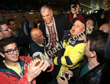 Ηρωας στην Τουρκία ο Ομπράντοβιτς – Τον σήκωσαν οι οπαδοί στα χέρια [εικόνες] | iefimerida.gr 0