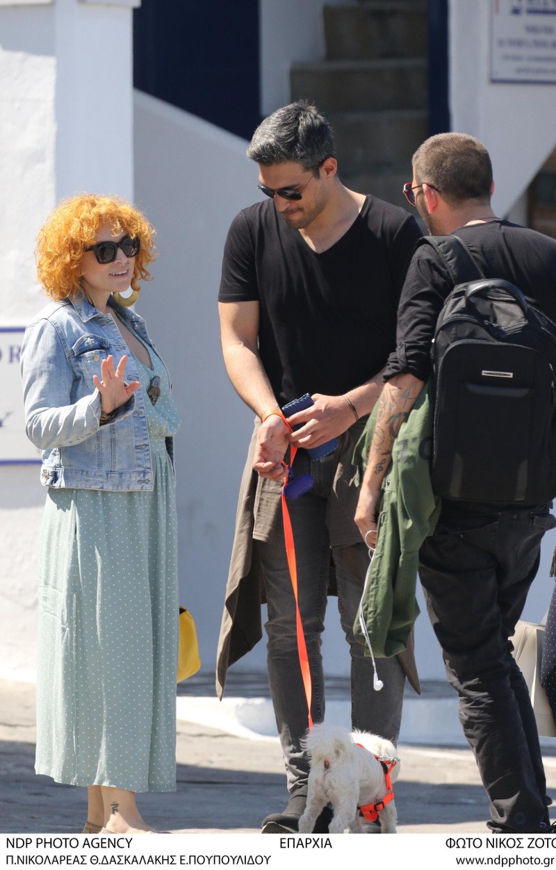 Ξέγνοιαστες στιγμές στη Μύκονο για την Ελεωνόρα Ζουγανέλη και τον γοητευτικό σύντροφό της [εικόνες] | iefimerida.gr 2