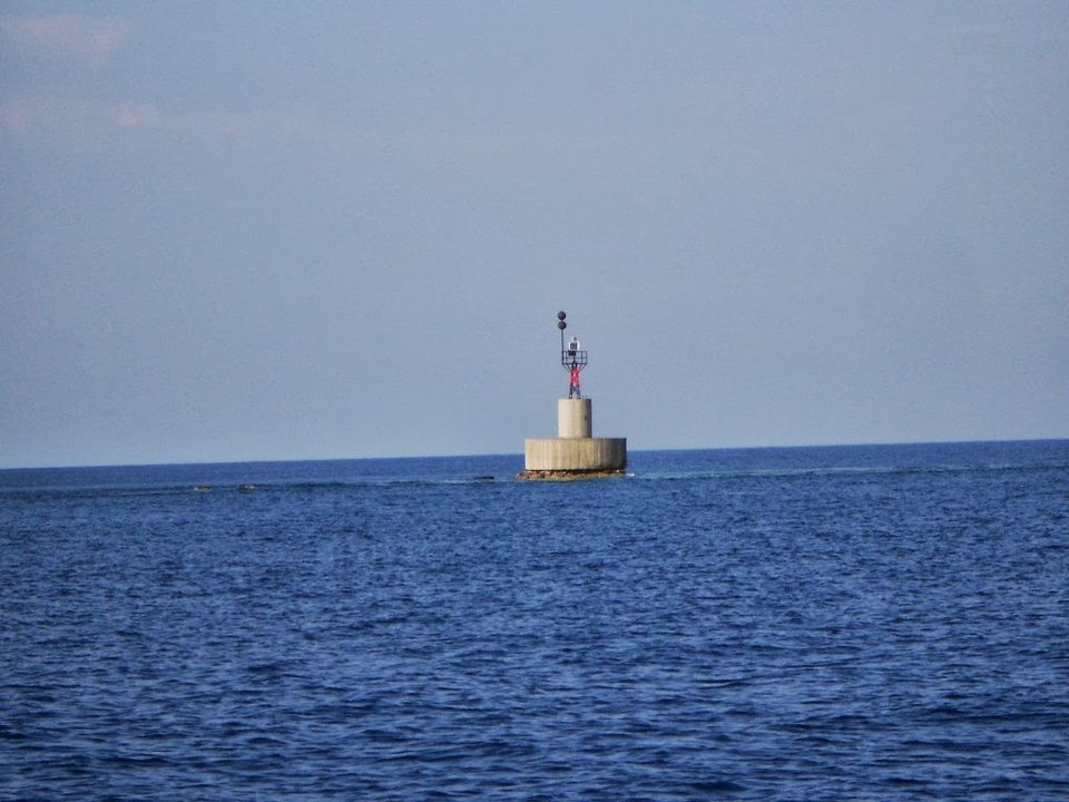 Πρόκληση: Τουρκικό ελικόπτερο πέταξε πάνω από ελληνική βραχονησίδα | iefimerida.gr 1
