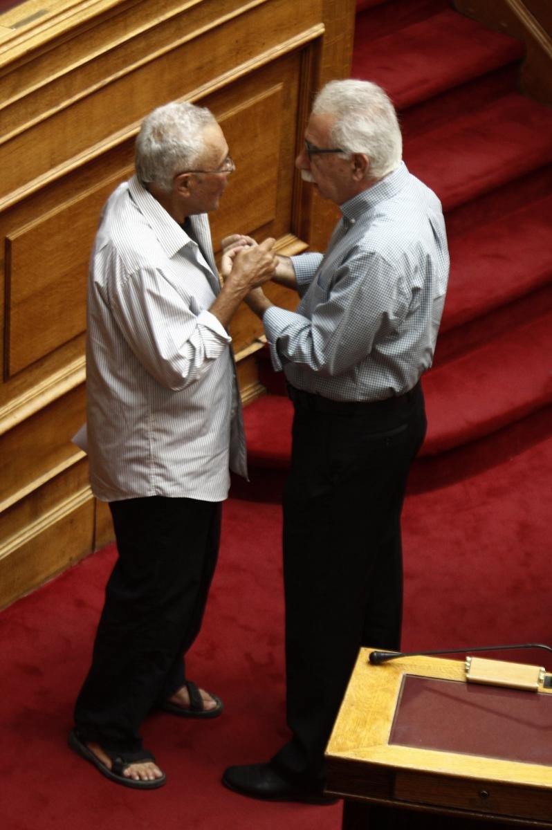 O Ζουράρις «έφαγε» τον Αντώνη Λιάκο από την επιτροπή Παιδείας -«Βρωμώδης, βοσκηματώδης, πατριδοκλάστης» | iefimerida.gr 0