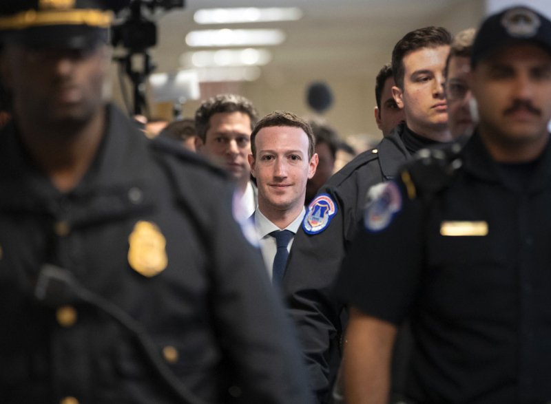 Το Facebook ενημερώνει από σήμερα όσους έπεσαν θύματα της διαρροής των δεδομένων τους -Τι πρέπει να προσέξετε | iefimerida.gr 0