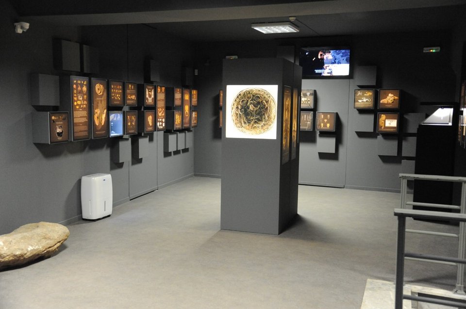 Κρήτη: Εντυπωσιάζει η ανασκαφή στη Ζώμινθο -Αποκάλυψε μεγαλοπρεπές Μινωικό κτήριο [εικόνες] | iefimerida.gr 3