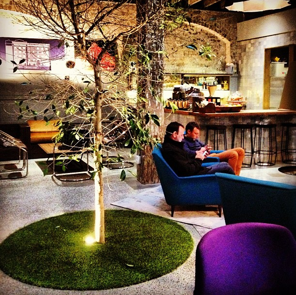 Ξενοδοχείο παρέχει δωρεάν διανυκτέρευση σε όσους έχουν 10.000 ακόλουθους στο Instagram [εικόνες]  | iefimerida.gr 2