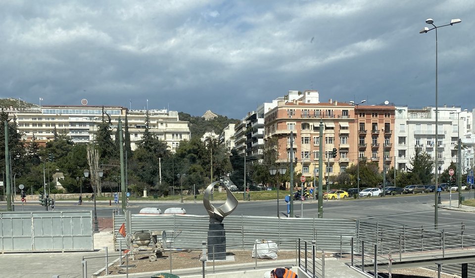 Το Γλυπτό Ιστία του Γιώργου Νικολαϊδη τοποθετήθηκε στον κήπο της Πινακοθήκης