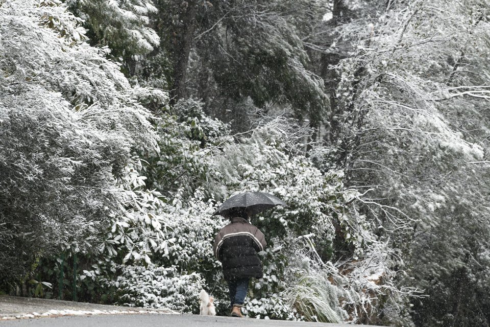 Χιόνισε στον Διόνυσο την 25η Μαρτίου
