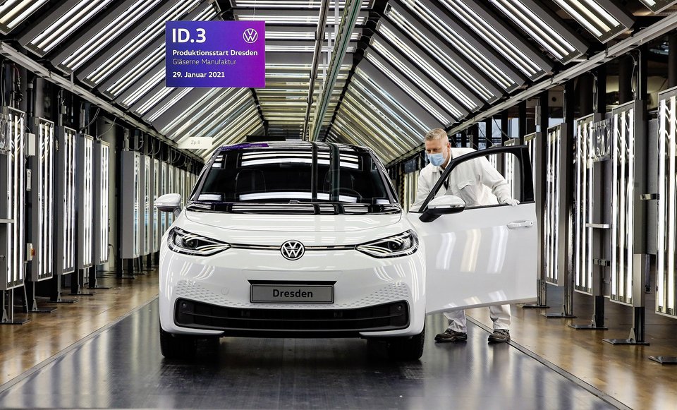 Στόχος είναι η Volkswagen να παραδώσει συνολικά περίπου 300.000 οχήματα που βασίζονται στην MEB