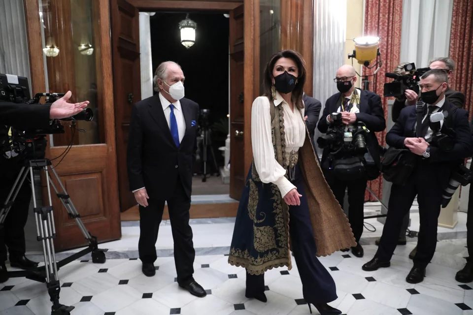 Η πρόεδρος της Επιτροπής 2021 Γιάννα Αγγελοπούλου, προσέρχεται στο Προεδρικό μέγαρο