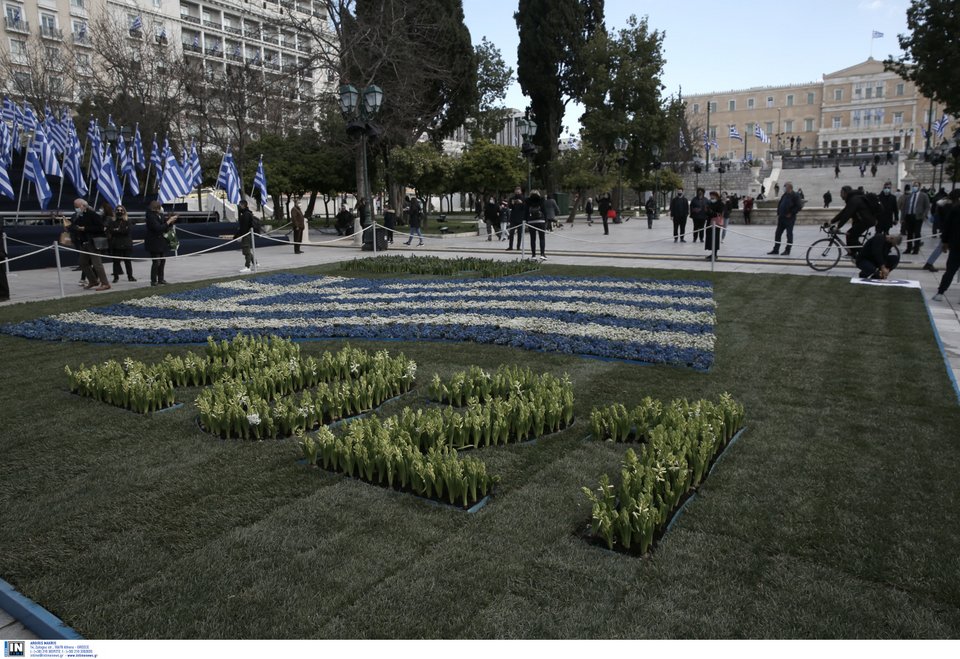 Στα «γαλανόλευκα» όλη η πόλη