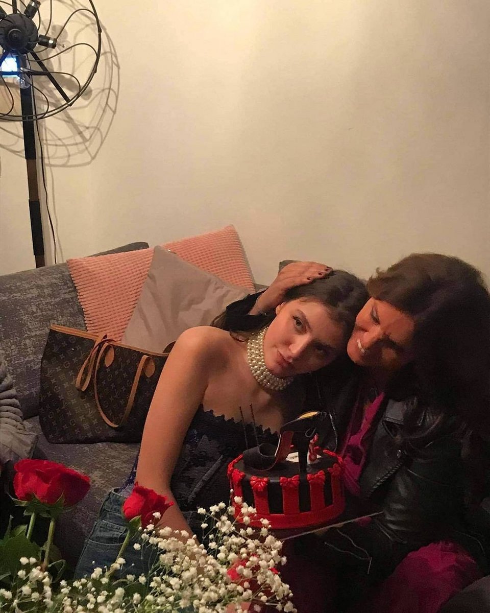 Η Βάνα Μπάρμπα με τη Φαίδρα