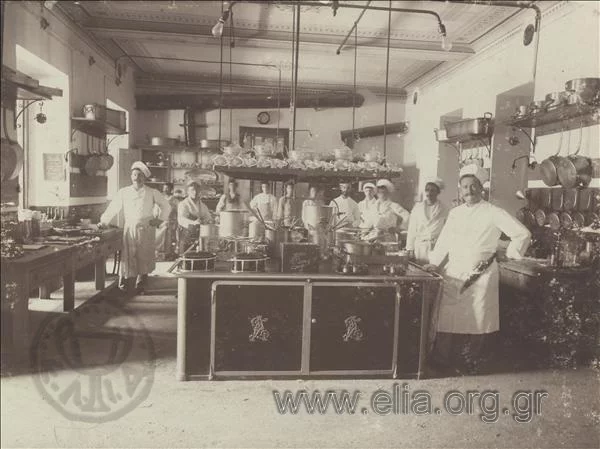 Ξενοδοχείο Ακταίον μαγειρείο με το προσωπικό