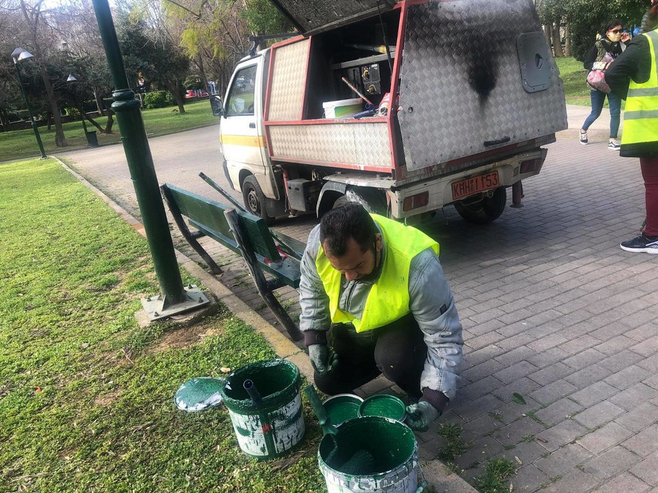 Επιχείρηση καθαριότητας στο πάρκο Ριζάρη