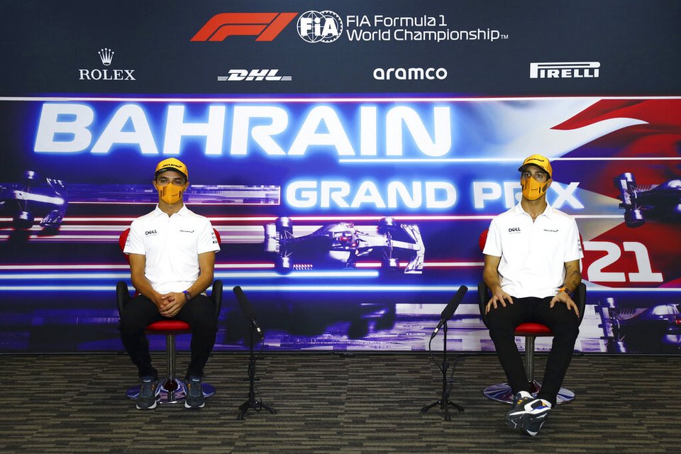 Η McLaren με τους Νόρις και Ρικιάρντο / Φωτογραφία: AP