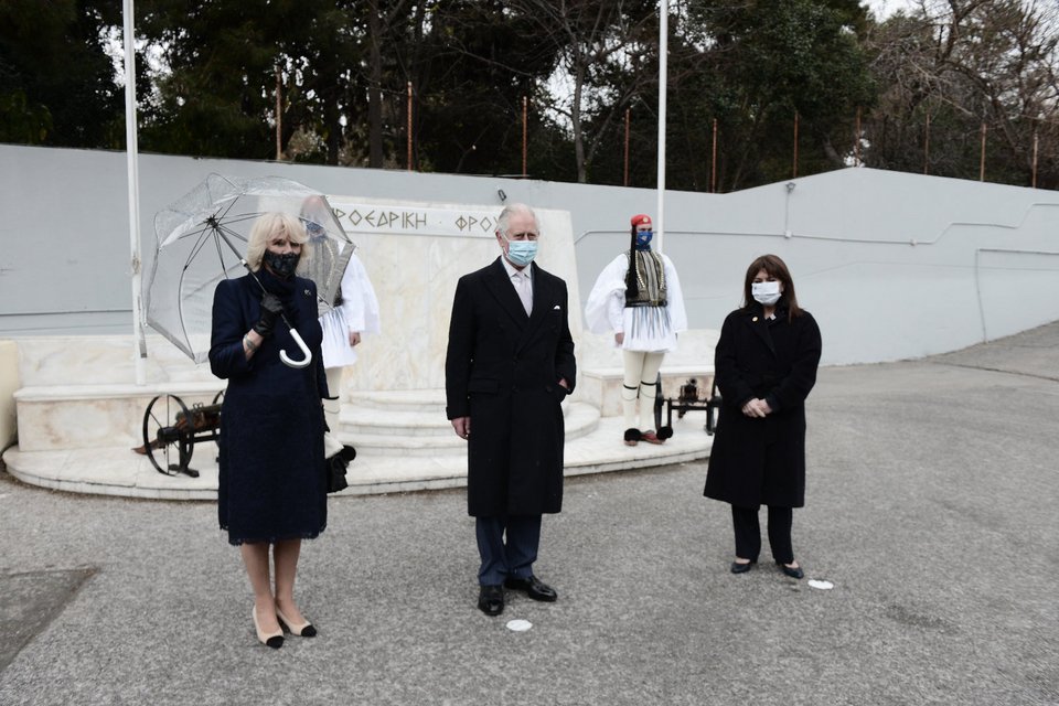 Ο πρίγκιπας Κάρολος με την ΠτΔ επιθεώρησαν την Προεδρική Φρουρά