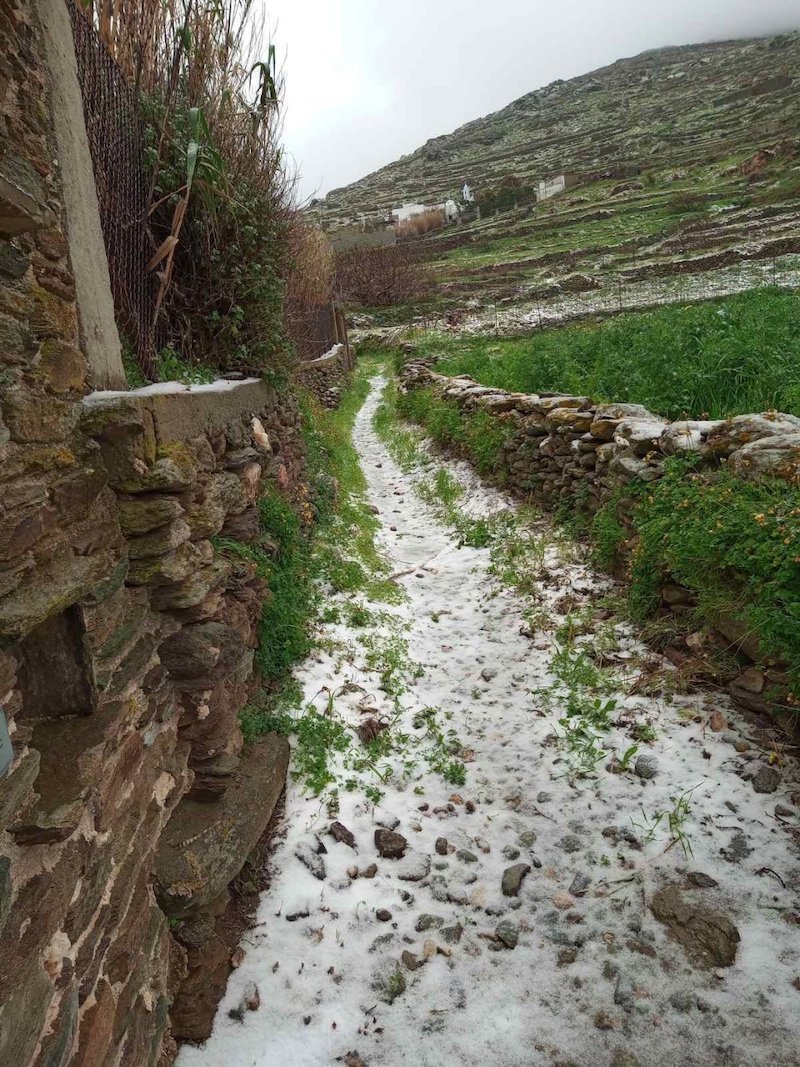 χιονόπτωση στην Τήνο