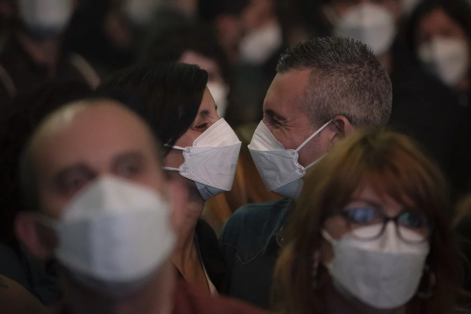 Ζευγάρι στην συναυλία στην Ισπανία / Φωτογραφία: AP IMAGES