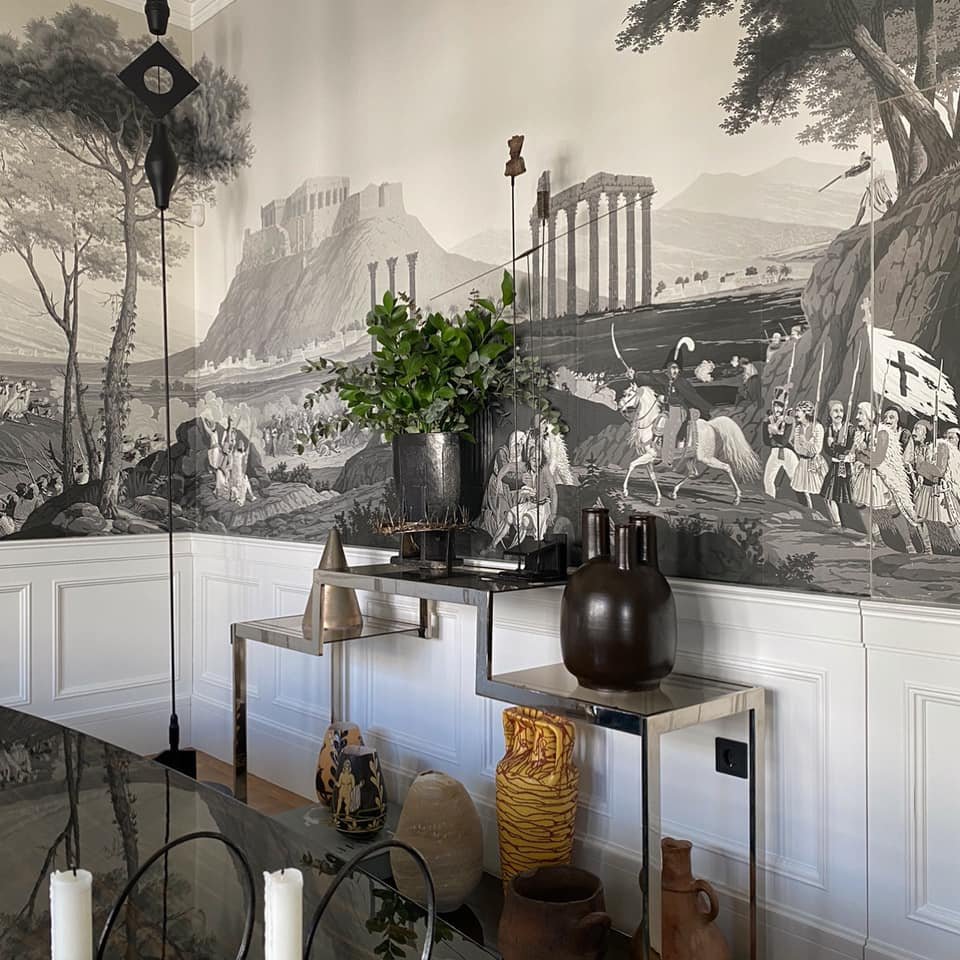 Η ταπετσαρία έκπληξη στο σπίτι του Νίκου Κούλη