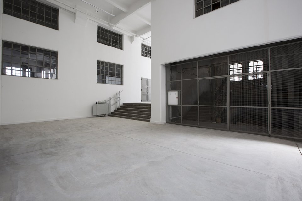 Ο ίδιος χώρος μετά τις εργασίες. Πρώην Δημόσιο Καπνεργοστάσιο – Βιβλιοθήκη και Τυπογραφείο της Βουλής | Φωτογραφία © Ναταλία Τσουκαλά | Ευγενική Παραχώρηση Βουλή των Ελλήνων και ΝΕΟΝ