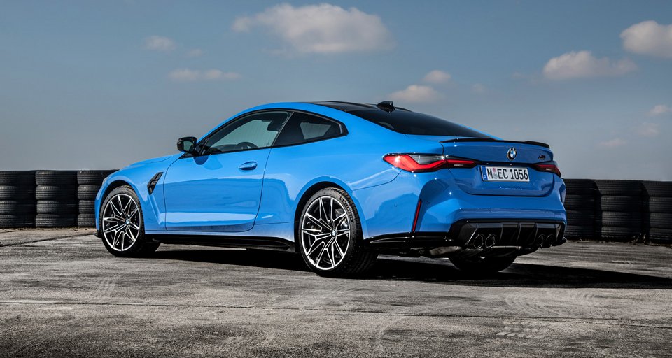 BMW M4 xDrive