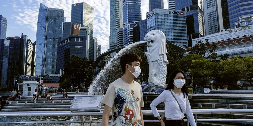 Πολίτες με μάσκες σε πάρκο της Σιγκαπούρης 
