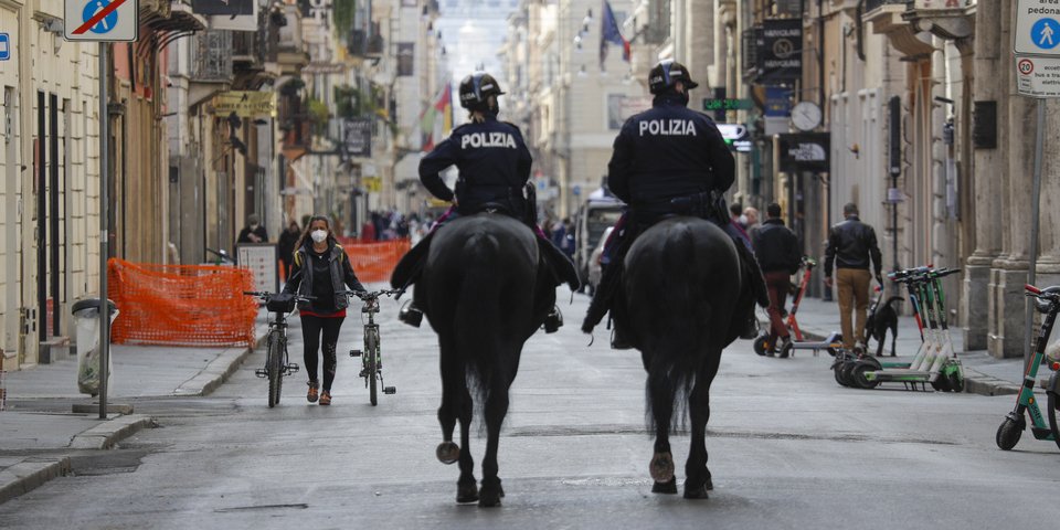 αστυνομικοι αλογα