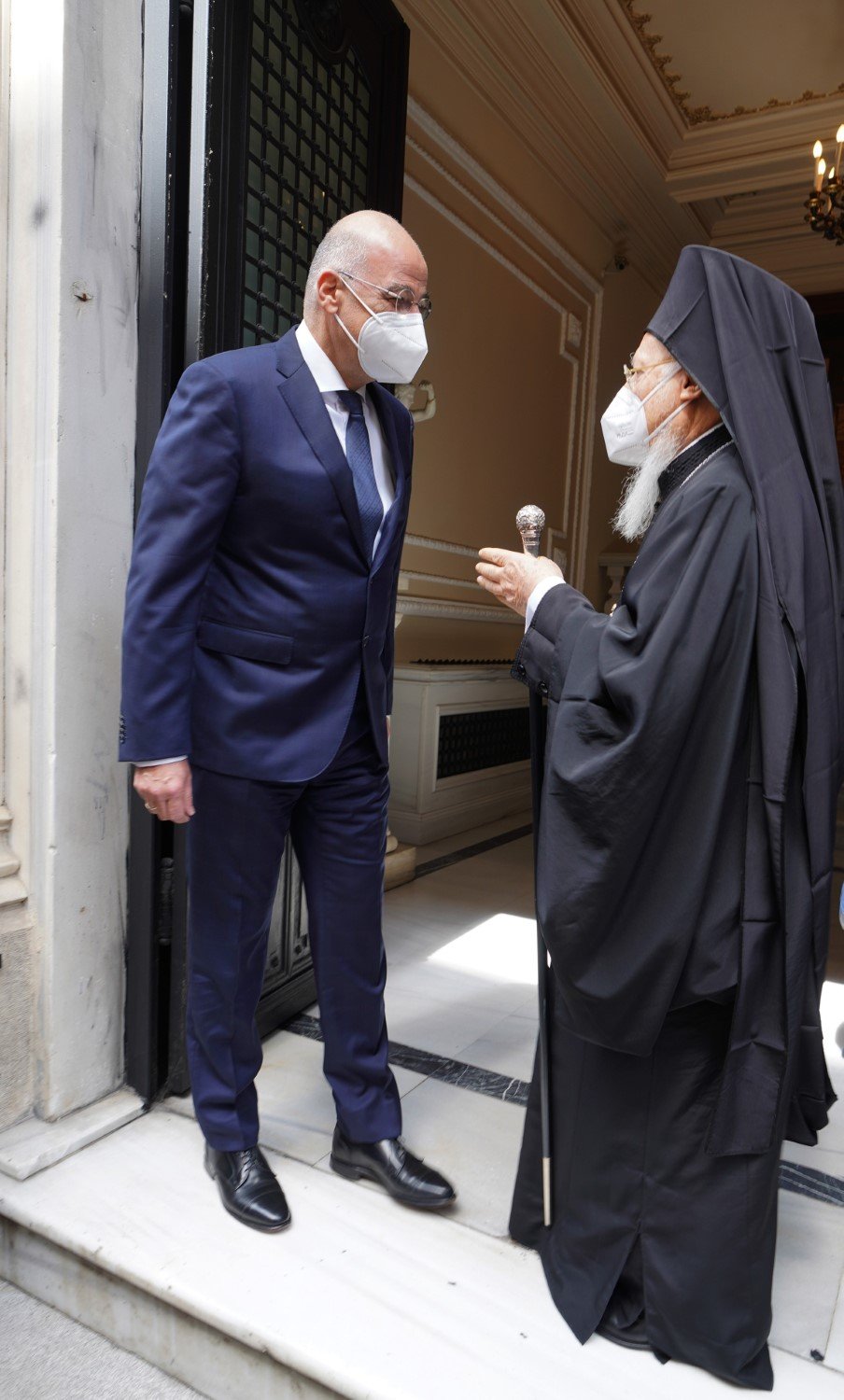 Ο Νίκος Δένδιας στο Φανάρι με τον Οικουμενικό Πατριάρχη Βαρθολομαίο Φωτογραφία: EUROKINISSI/ΥΠ. ΕΞΩΤΕΡΙΚΩΝ/ΧΑΡΗΣ ΑΚΡΙΒΙΑΔΗΣ