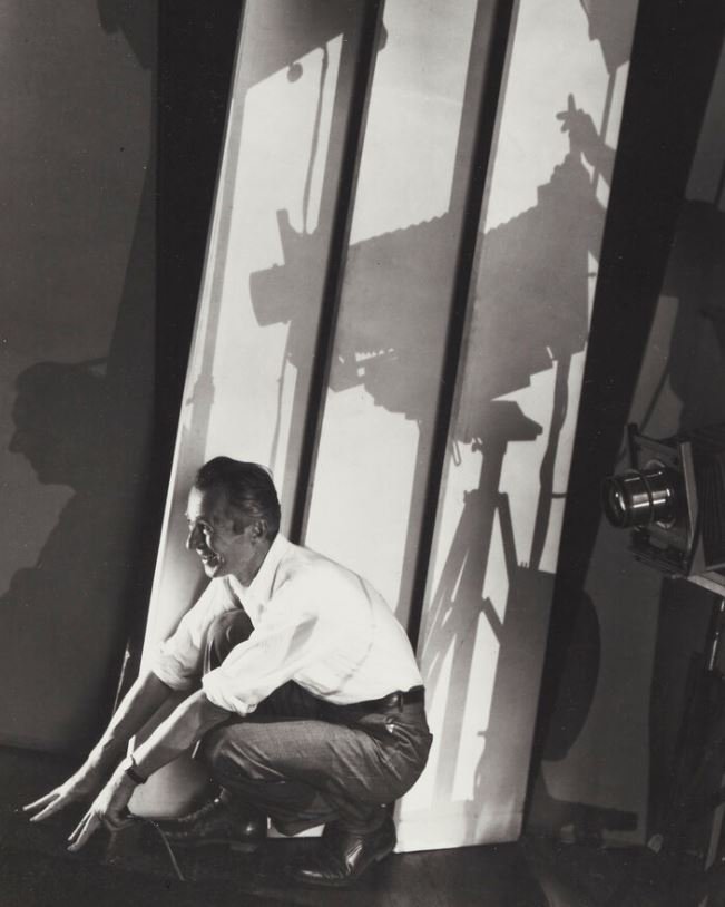 O Edward Steiche φωτογραφίζει τον εαυτό του, το 1929 / The Estate of Edward Steichen