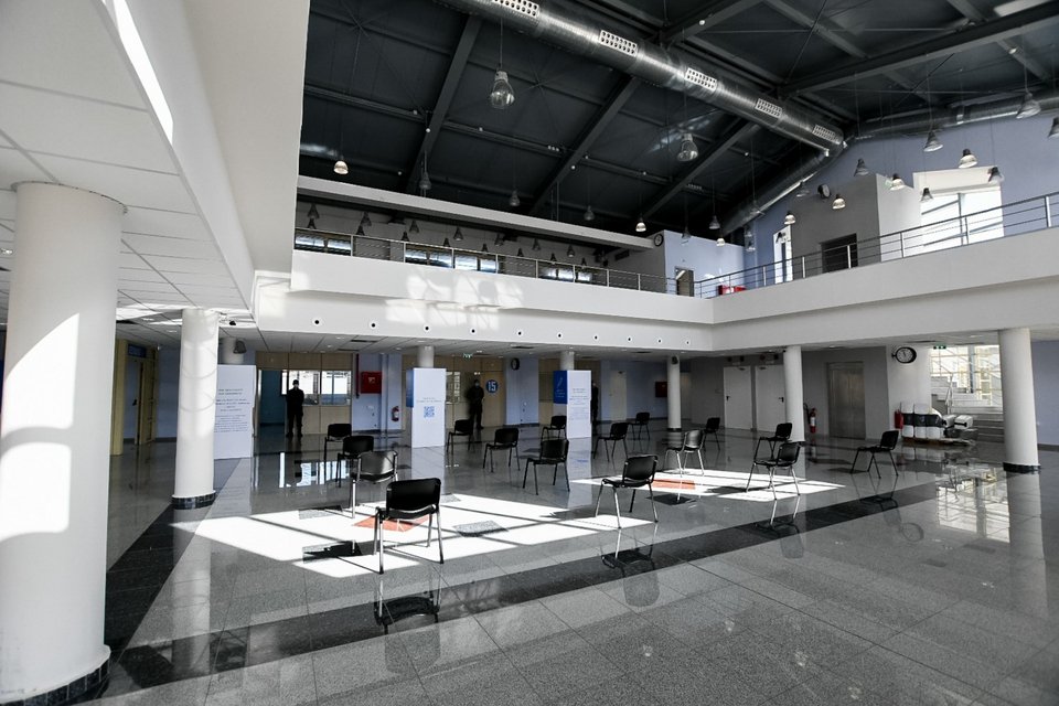 Το mega εμβολιαστικό κέντρο στην Πάτρα / Φωτογραφία: ΓΙΑΝΝΗΣ ΑΝΔΡΟΥΤΣΟΠΟΥΛΟΣ/ΕUROKINISSI 