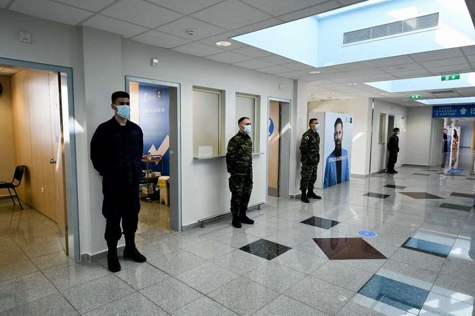 Το mega εμβολιαστικό κέντρο στην Πάτρα / Φωτογραφία: ΓΙΑΝΝΗΣ ΑΝΔΡΟΥΤΣΟΠΟΥΛΟΣ/ΕUROKINISSI 