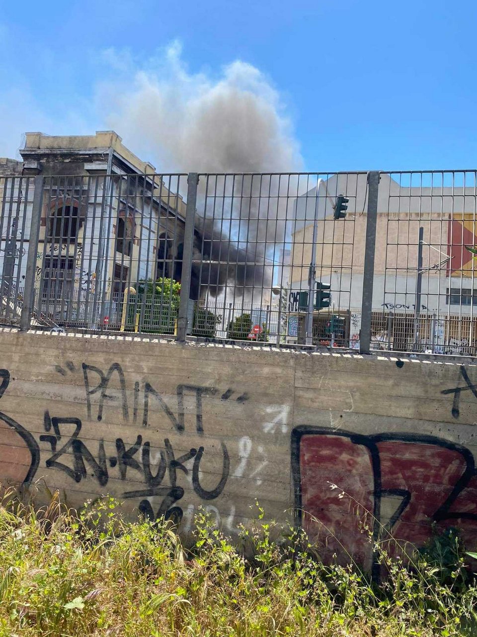 Φωτιά στον Πειραιά