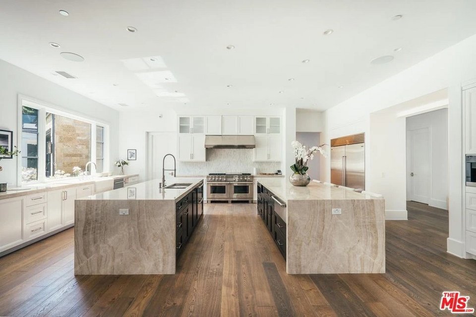 Η τεράστια κουζίνα 