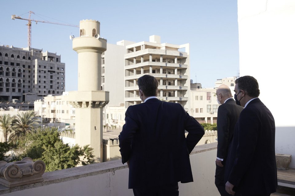 Ο Κυριάκος Μητσοτάκης στην ελληνική πρεσβεία στην Τρίπολη της Λιβύης / Φωτογραφία: ΓτΠ/ΠΑΠΑΜΗΤΣΟΣ ΔΗΜΗΤΡΗΣ
