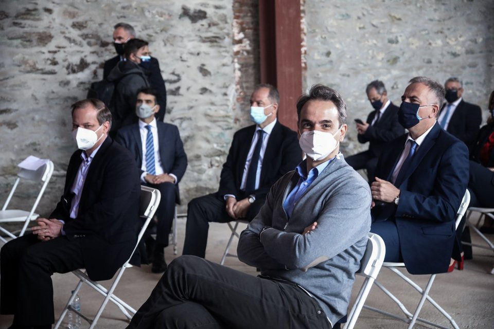 Ο πρωθυπουργός και ο υπουργός Υποδομών Κώστας Καραμανλής