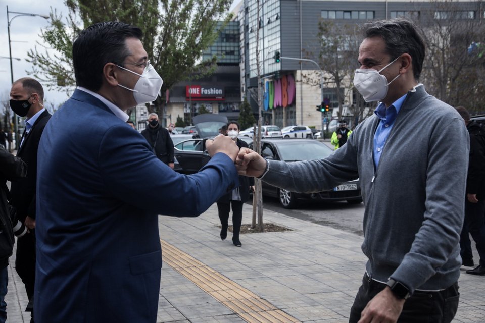 Ο Κυριάκος Μητσοτάκη με τον περιφερειάρχη Απ. Τζιτζικώστα -Φωτογραφία: ΜΟΤΙΟΝΤΕΑΜ/ΒΑΣΙΛΗΣ ΒΕΡΒΕΡΙΔΗΣ