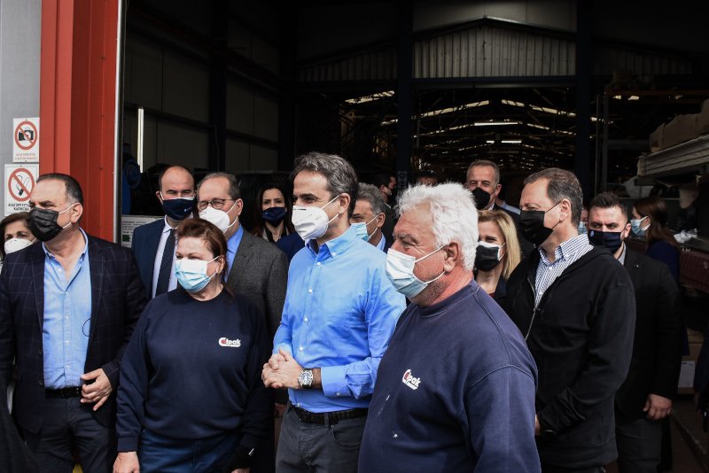 μητσοτακης πουκαμισο
