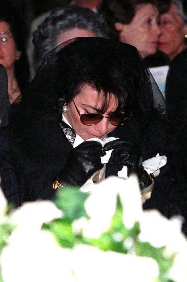 Η Πατρίτσια Ρετζιάνη στην κηδεία του Μαουρίτσιο