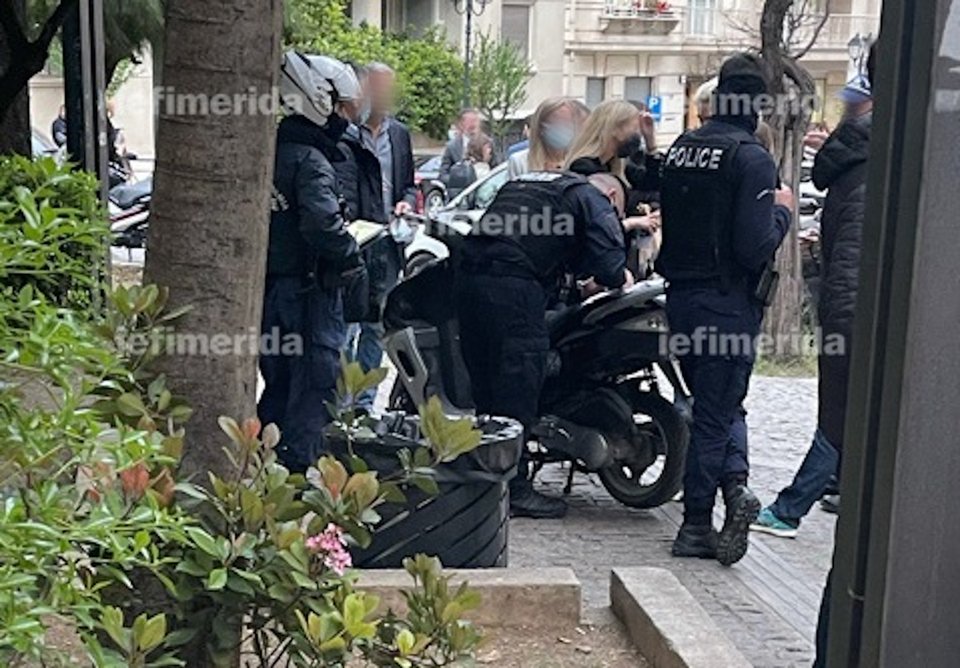 Ελεγχοι και πρόστιμα στο Κολωνάκι / Φωτογραφία: iefimerida.gr