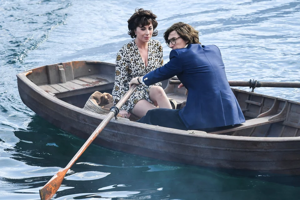 Ανταμ Ντράιβερ και Lady Gaga ως Μαουρίτσιο Γκούτσι και Πατρίτσια Ρετζιάνι