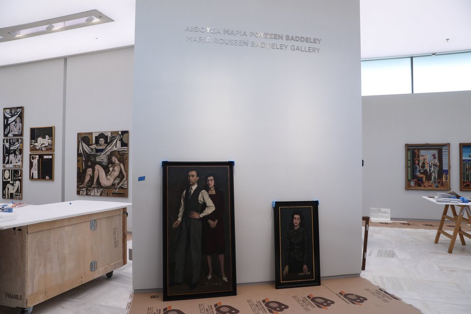 Λϊγο πριν κρεμαστούν τα έργα του Γιάννη Μόραλη και ολοκληρωθεί η αίθουσα Μαρία Ρουσσέν Baddeley / Γιώργος Βιτσαράς Sooc για το iefimerida