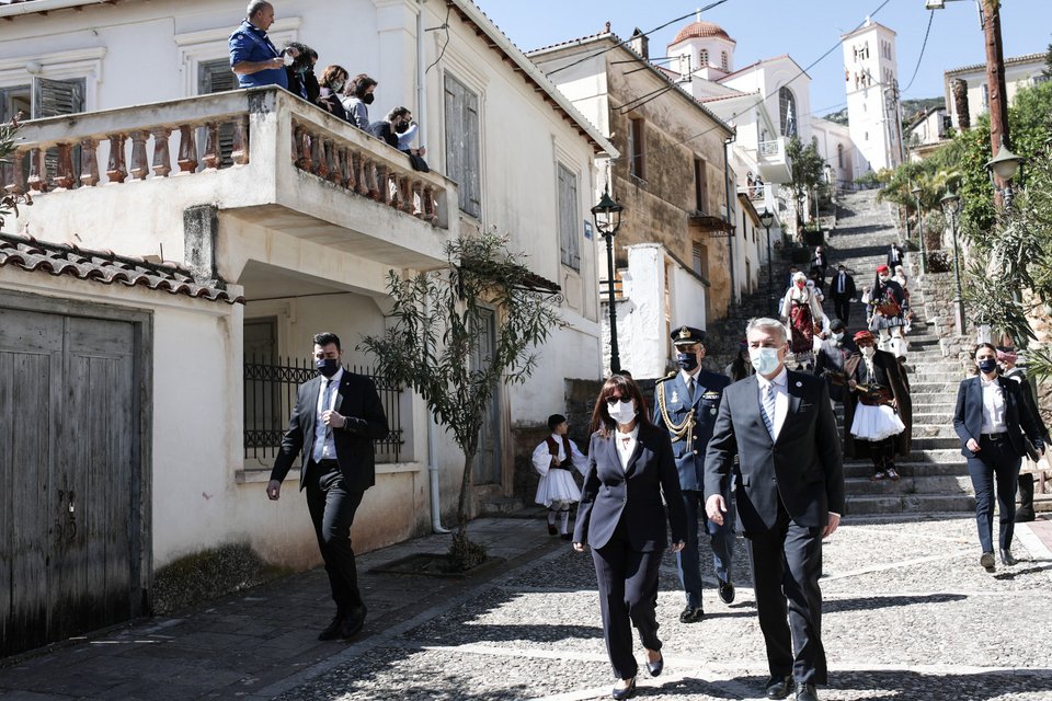 H Κατερίνα Σακελλαροπούλου στην Αμφισσα / Φωτογραφία: Intime news